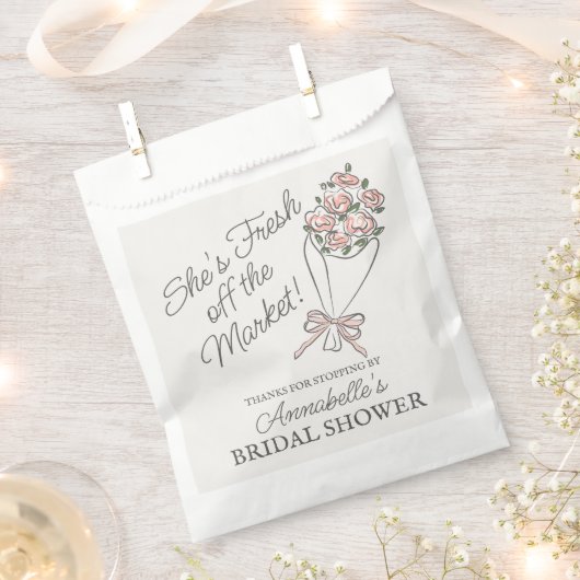 ピンクフラワーマーケットフレッシュフローラブライダルシャワー フェイバーバッグ (クリップ留めされた状態)