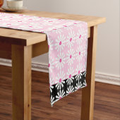 ピンクフランスの色の黒と白かわいらしのデイジー ショートテーブルランナー (インサイチュ)