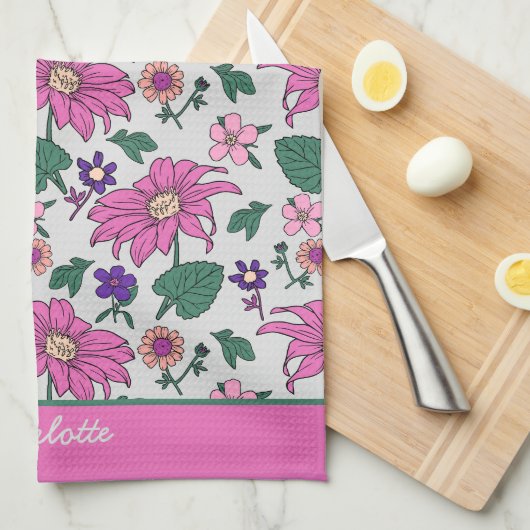 ピンクフローラのシームレスパパーソナライズされたターン名 キッチンタオル (四つ折り)