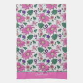 ピンクフローラのシームレスパパーソナライズされたターン名 キッチンタオル (縦)