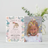 ピンクフローラガーデンホースガールフォト誕生日 招待状 (スタンド正面)