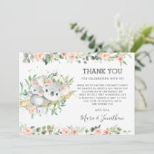 ピンクフローラグリーンリーかわいいコアラベイビーシャワーガール サンキューカード (スタンド正面)