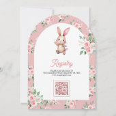 ピンクフローラバニー甘いベビーガールアーチベビーシャワー 招待状 (裏面)