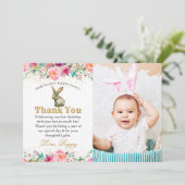 ピンクフローラバニー誕生日写真サンキューカード サンキューカード (スタンド正面)