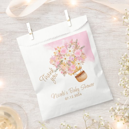 ピンクフローラホットエアバルーンベビーシャワー フェイバーバッグ (クリップ留めされた状態)