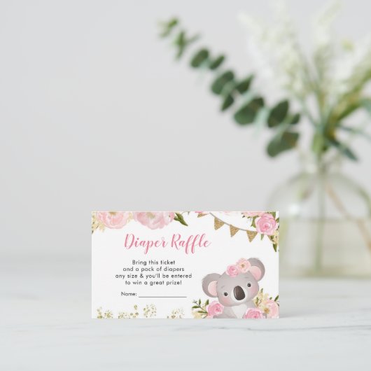 ピンクフローラリースコアラ赤ちゃんシャワーおむつラッフル エンクロージャーカード (スタンド正面)
