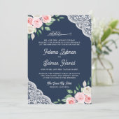 ピンクフローラレースネイビーブルーQRコードムスリム結婚ズ 招待状 (スタンド正面)