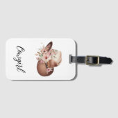 ピンクフローラ女性のカーボーイカウボーイハット&ブーツ ラゲッジタグ (正面横)