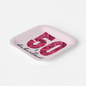 ピンクフローラ50と素晴らしい50th誕生日パーティー ペーパープレート (傾斜あり)