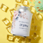 ピンクフローラ80th Birthday Partyスクリプト 缶クーラー<br><div class="desc">パステル祝クピンクのインディゴモダンブルーの水の色のフローラと来る誕生日はクーラー。美しい植物性の水の色の開花。単にあなたのパーティー詳細でパーソナライズすクリックるカスタマイズitボタンによって、文字のスタイルと配置をさらに再調整し、フォーマットする。ヒント：お店に無料またはマッチングのアイテムを追加する</div>