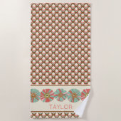 ピンクブラウンティール（緑がかった色）幾何学的ダイヤモンドレトロフローラ ビーチタオル (正面)