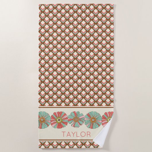 ピンクブラウンティール(緑がかった色)幾何学的ダイヤモンドレトロフローラ ビーチタオル (正面)