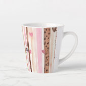 ピンクブラウンヒョウ印刷ハートストライプ誕生日 カフェラテマグ (右)