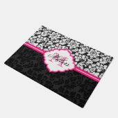 ピンクブラックとホワイトのフローラマスク ドアマット (アングル)