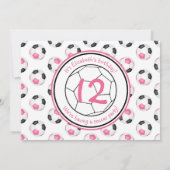 ピンクブラックサッカーボールパターン誕生日パーティー 招待状 (裏面)