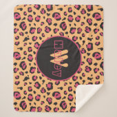 ピンクブラックヒョウ印刷モノグラム シェルパブランケット (正面)