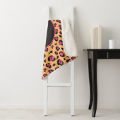 ピンクブラックヒョウ印刷モノグラム シェルパブランケット (インサイチュ)