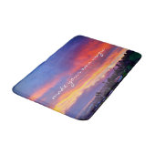 ピンクブルーイエローサンセット独自の魔法スクリプトを作成 バスマット (アングル)