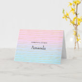 ピンクブルーパステルグラデーションと金ゴールドライン卒業 カード (黄色い花)