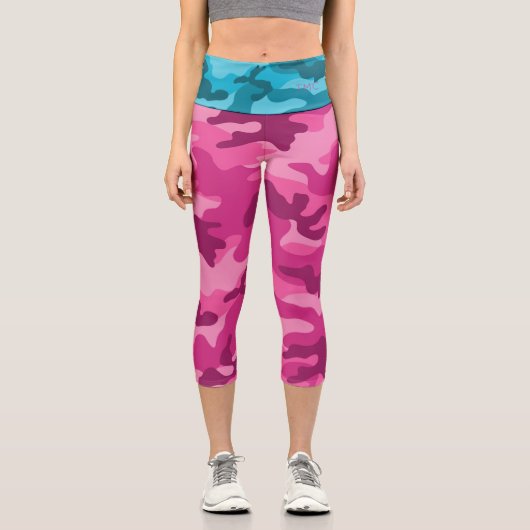ピンクブルー迷彩柄イニシャルfor Herカラフルおもしろい カプリレギンス (正面)