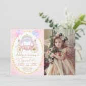 ピンクプリンセスキャリッジガール誕生日写真 招待状 (スタンド正面)