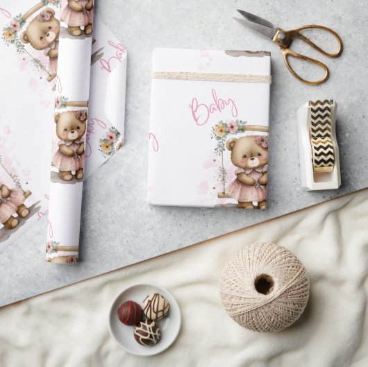 ピンクベビースクリプトテディベア赤ちゃんシャワー ラッピングペーパー (クラフト)