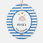 ピンクベビーディノ |初めてのクリスマスブルーストライプシック セラミックオーナメント (左)