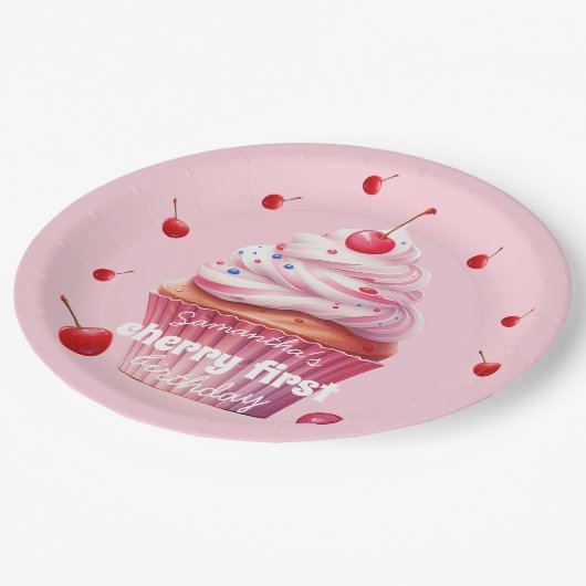 ピンクベビーファーストさくらんぼ&カップケーキバースデーパーティー ペーパープレート (アングル)