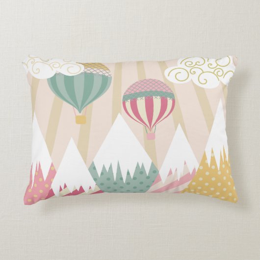 ピンクホットエアバルーンとマウンテンシーン アクセントクッション (正面)