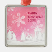 ピンクホワイトスノーハウスハッピーニューイヤー メタルオーナメント (正面)
