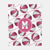 ピンクホワイトバスケットボールのコートは私の幸せな場所である フリースブランケット (正面)