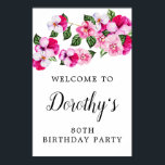 ピンクホワイトフローラ80th Birthday Party Welcome ポスター<br><div class="desc">美しいピンクのフローラ水の色の歓迎サインは、上部にピンクと白のパンジーのスプレーを特徴とする。誕生日のお祝いの人の名前は書とてもスクリプトかわいらしでフェミニンある。上と下の2行でウェルカムカスタマイズメッセージを受け取る。</div>