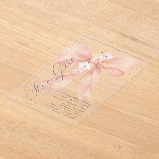 ピンクボウその女の子のフローラパステルベビーシャワー アクリル招待状 (レイダウン)
