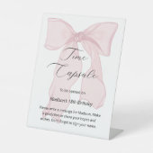 ピンクボウコケット1stバースデータイムカプセル 台座サイン (正面)