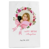 ピンクボウバラフローラリース写真誕生日 ミディアムペーパーバッグ (正面)