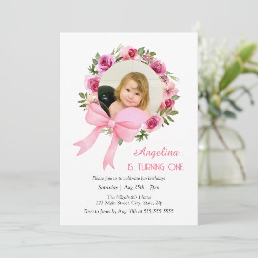 ピンクボウバラフローラリース写真誕生日 招待状 (スタンド正面)