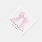 ピンクボウパーソナライズされたガールコケット赤ちゃんシャワー スタンダードカクテルナプキン (角)