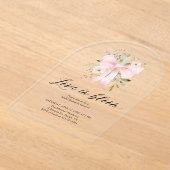 ピンクボウフローララブイン開花アーチブライダルシャワー アクリル招待状 (レイダウン)