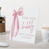 ピンクボウポップ・アートの彼女がハビーのサインを得ている泡立つ 台座サイン (インサイチュ)