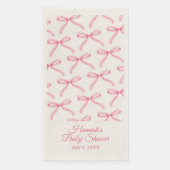 ピンクボウ名門私立校風のベビーシャワーゲストタオルナプキン (正面)