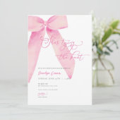 ピンクボウ彼女が結んでいるノットブライダルシャワー招待状 招待状 (スタンド正面)