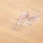 ピンクボウ彼女は結び目のブライダルシャワー アクリル招待状 (レイダウン)