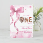 ピンクボウOnederful Baby Girl Photo 1st Birthday 招待状 (スタンド正面)
