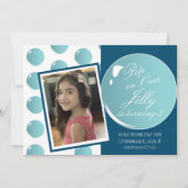 ピンクポップ・アートのテーマ誕生日パーティーの上の泡 招待状 (正面)