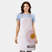 ピンクポピーフローラ名前をカスタムする エプロン (着用した状態)