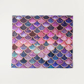 ピンクマーメイドグリッターはかりで測 – マーメイドフィッシュはかりで測 タペストリー (正面(横))