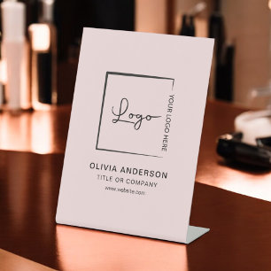 ピンクミニマリストビジネスロゴプロフェッショナル モダン 台座サイン