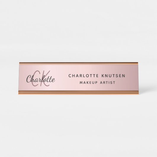 ピンクメタルモノグラムモダンプロフェッショナル デスクネームプレート (正面)