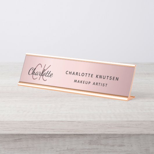ピンクメタルモノグラムモダンプロフェッショナル デスクネームプレート (正面)
