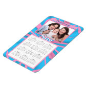 ピンクモダンとブルーの抽象芸術パターンのモノグラム マグネット (左側)